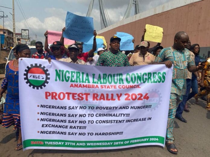 Nigerian workers protesting in Anambra. Photo credit: X@SaharaReporters.