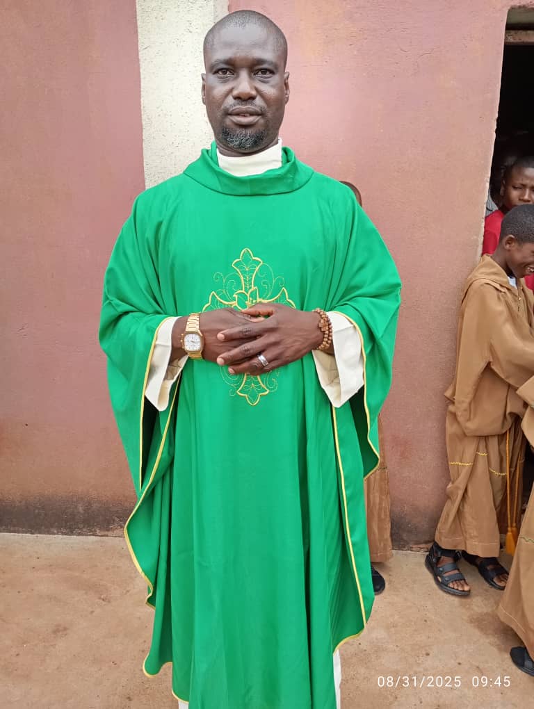 Fr Titus Shamaniyan of St. Paul Catholic church. Credit Mike Odeh James .