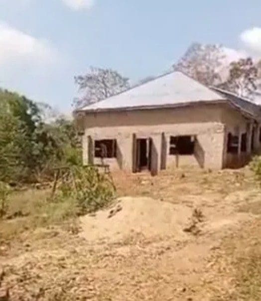 Picture of the Cherubim and Seraphim church building in Ejiba, Yagba West County, Kogi state. Picture Courtesy: Egbe Mekun Media.